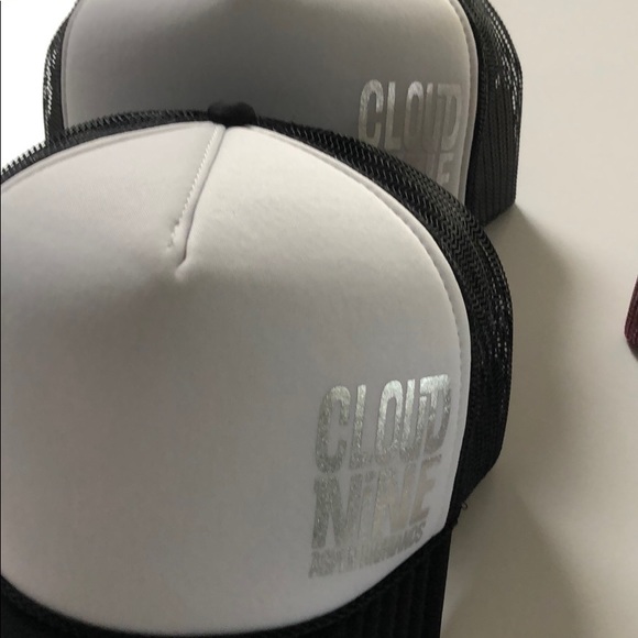 Cloud 9 Bistro Hat Aspen - Picture 4 of 5